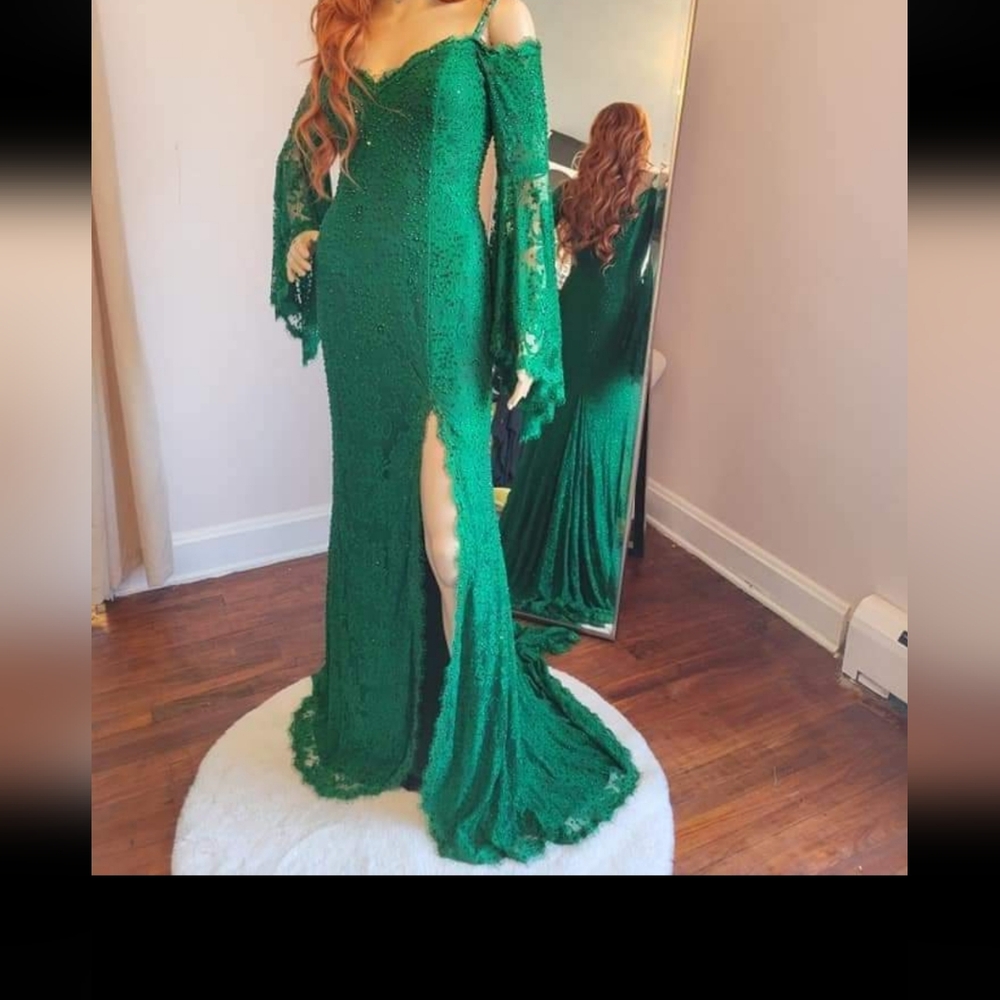 ✨️ Price Drop! ✨️ Johnathan Kayne Emerald Gown Size 8